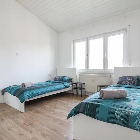 Apartman Njoy! Sunny Apartment Goeppingen - Balkon & Parkplatz *